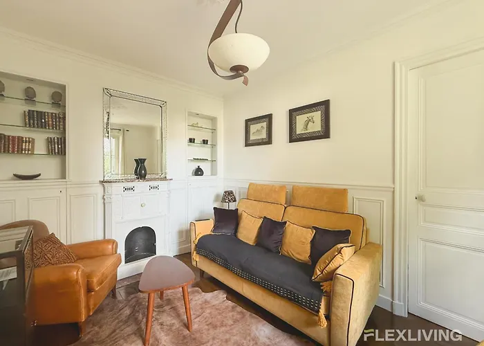 Charming - One-bedroom In 5th Paris
