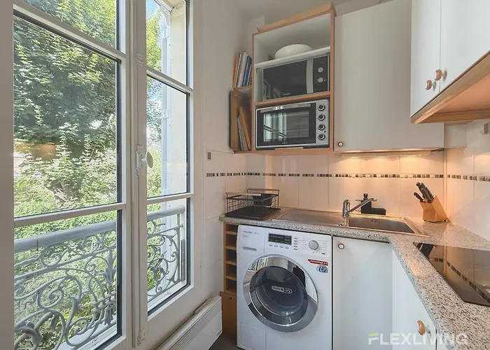 Charming - One-bedroom In 5th *